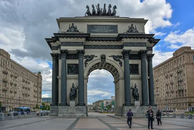 Триумфальная арка в Москве. Объект культурного наследия, который то  собирали, то разбирали... 🌏Россия | Обозреватель | Дзен