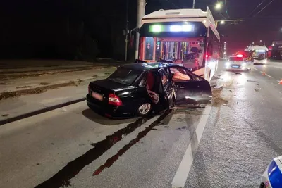 В Волгограде парень и девушка погибли в страшном ДТП с троллейбусом 5  ноября 2022 года