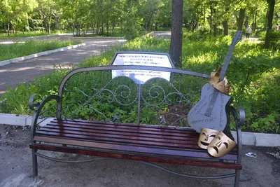 Скамья в память о погибших рок-музыкантах появилась в Загородном парке  Самары – Коммерсантъ Самара