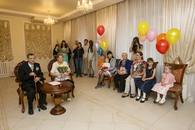 Золотые» юбиляры: в ЗАГСе Первореченского района поздравили супругов,  проживших 50 лет вместе - VPRIMORYE