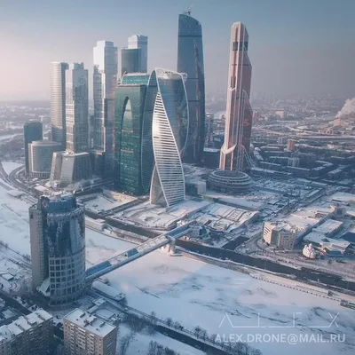 Зима очень идёт русским городам, а заснеженная Москва особенно прекрасна 😍  Но несмотря на морозную погоду, тёплую атмосферу в этом городе… | Instagram