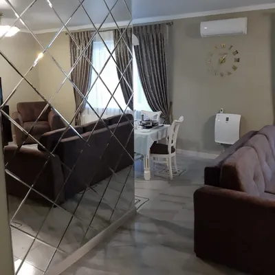 Зеркало в интерьере гостиной | Блог о дизайне интерьера OneAndHome
