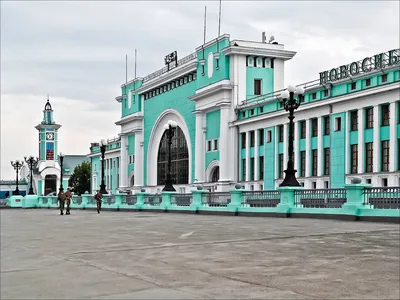 Вокзал \"Новосибирск-Главный\". Территория станции.