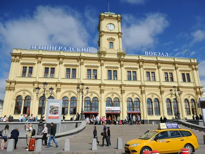 В Волгограде перекрыли главный вход жд-вокзала