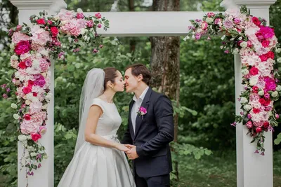 Свадебный фотограф жених невеста фото фотограф на свадьбу wedding видео на  свадьбу фотосессия видео с… | Sleeveless wedding dress, Wedding dress,  Sleeveless wedding