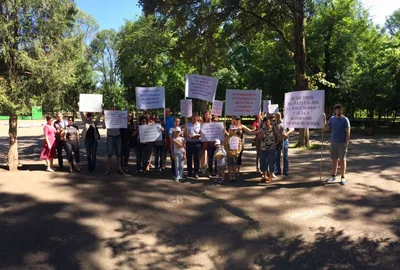 Мы в отчаянии! Мы бомжи!» - дольщики ЖК «Радуга» в Краснодаре в пикетах  требуют помощи - KrasnodarMedia.ru