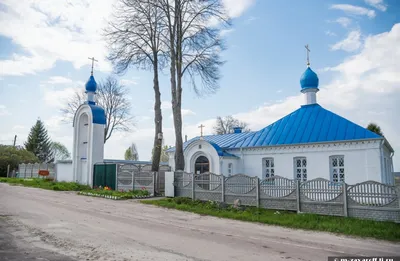 Вокзал и водонапорная башня станции Жуковка