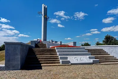 Вернуть тополя и смальту — «Журавли» в саратовском Парке Победы обретут  прежний облик | Агентство деловых новостей \"Бизнес-вектор\"