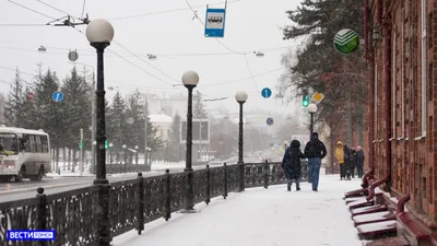 Томск накрыло снежным \"одеялом\": фоторепортаж