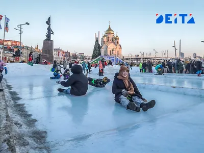 Прокатиться с ветерком: зимний Владивосток летит с горки - фоторепортаж