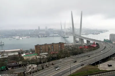 Владивосток - вид на Золотой мост со смотровой площадки