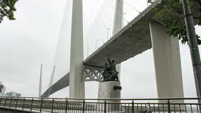 Золотой мост в городе \"Владивосток\"